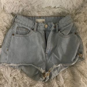 H&M light wash denim shorts